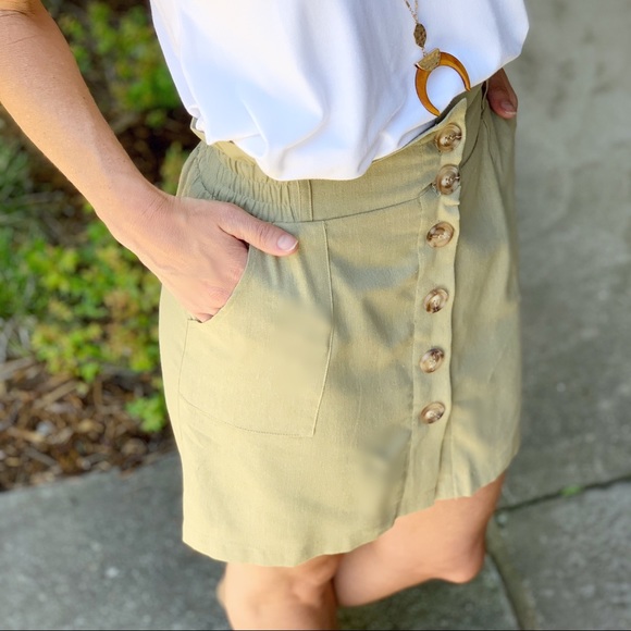 ✨RESTOCKED✨BRUNCH ON POINT LINEN SKIRT-OLIVE - Picture 3 of 8